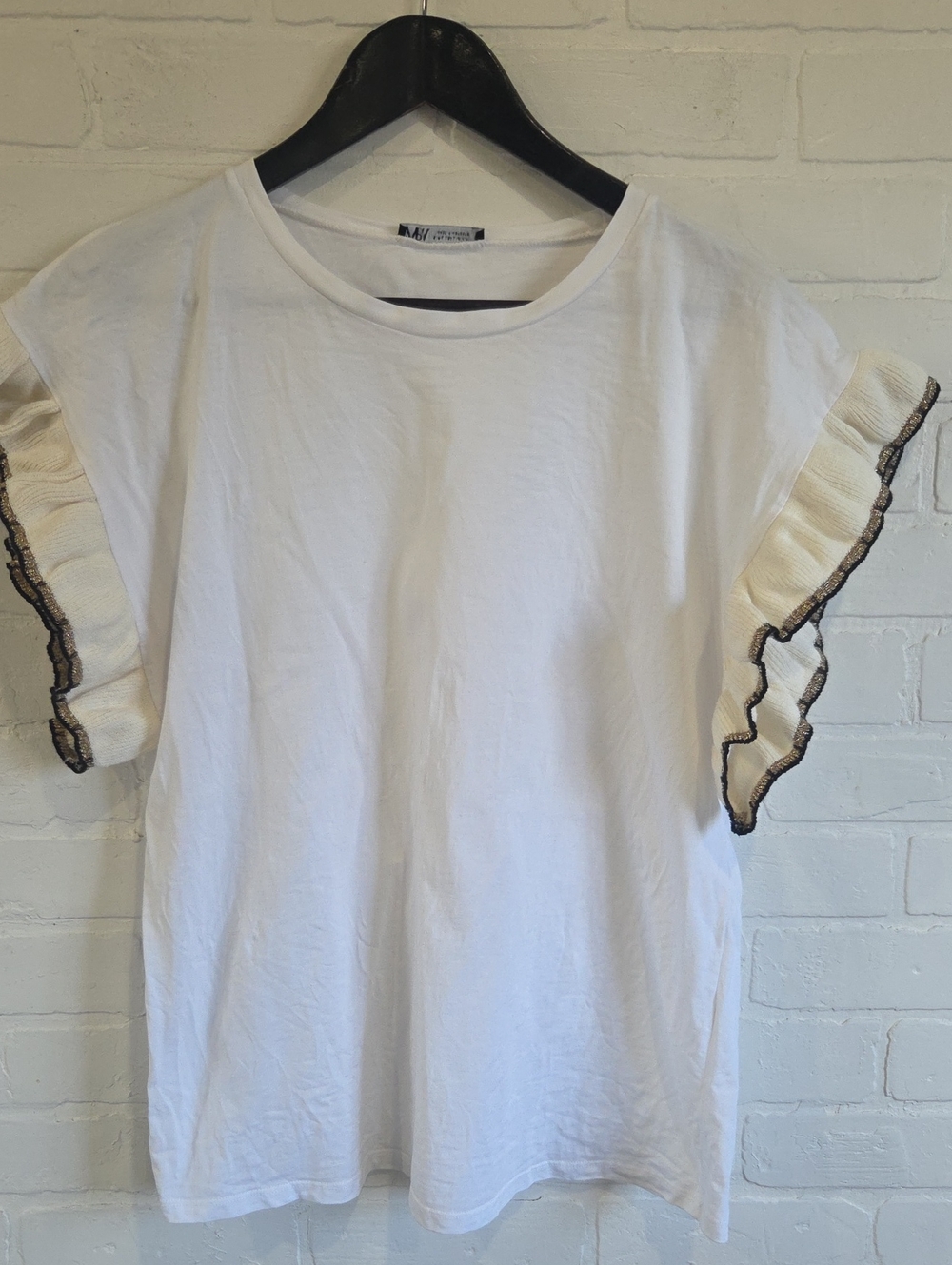 White Ruffle-Sleeve Women's Tee with Knit Trim